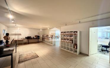 Office - image - 4