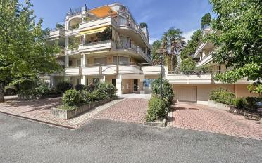 Office - image - 13