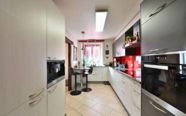 Einfamilienhaus 8.5 Zimmer - image - 4