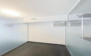 Office - image - 4