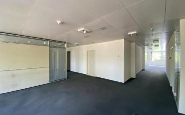 Office - image - 11