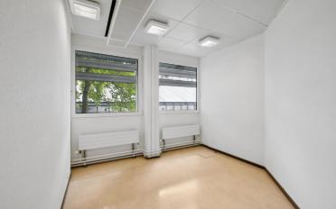 Office - image - 12