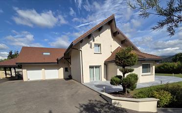 Villa 8.5 pièces - image - 1
