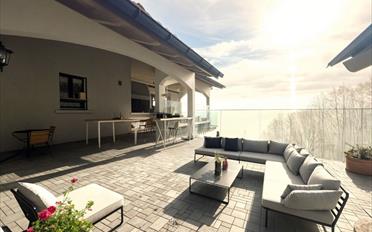 Doppeleinfamilienhaus 8.5 Zimmer - image - 1