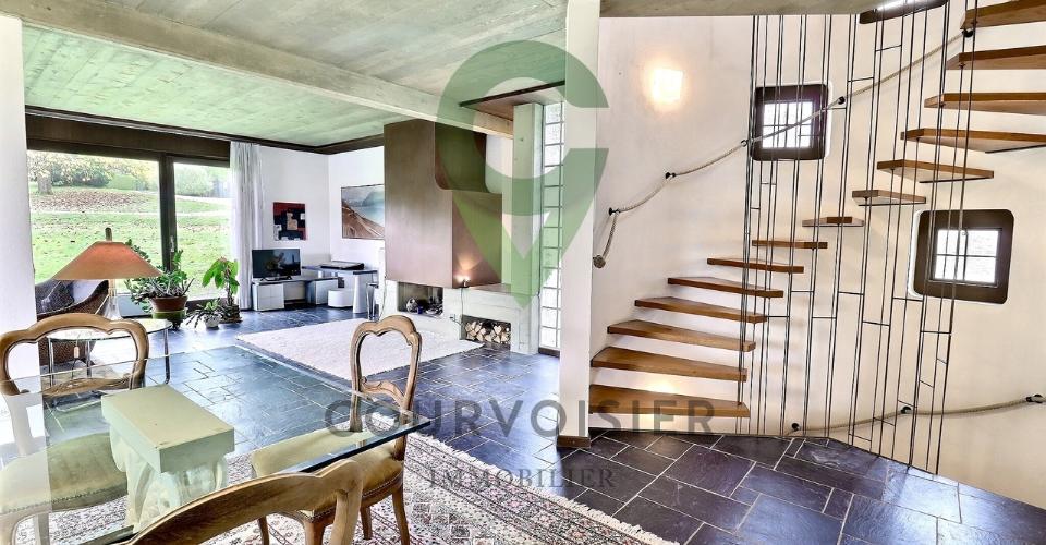 Maison d'architecte avec cachet et potentiel - à rafraîchir