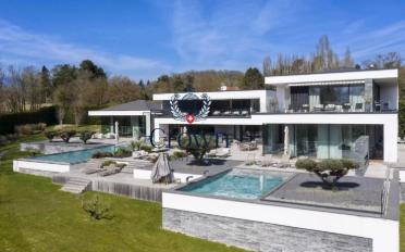 Villa 20 pièces - image - 2