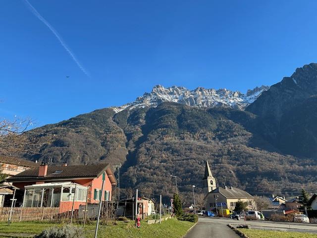 BEL APPARTEMENT D'ANGLE EN ATTIQUE AU CENTRE DU VILLAGE D'EVIONNAZ