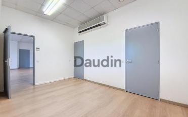 Office - image - 4