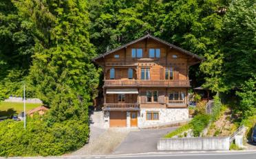 Chalet 8.5 pièces - image - 1