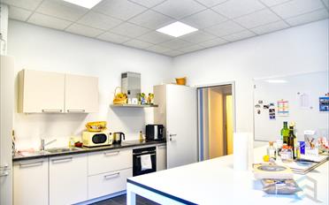 Office - image - 11