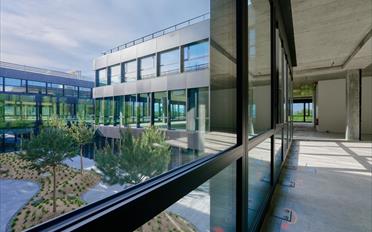 Commercial - image - 9