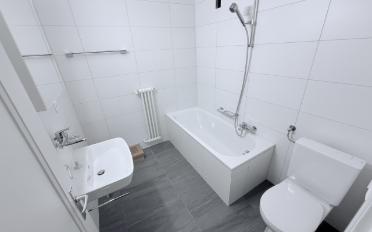 Apartment 4 rooms - image - 2