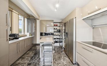 Einfamilienhaus 8.5 Zimmer - image - 3