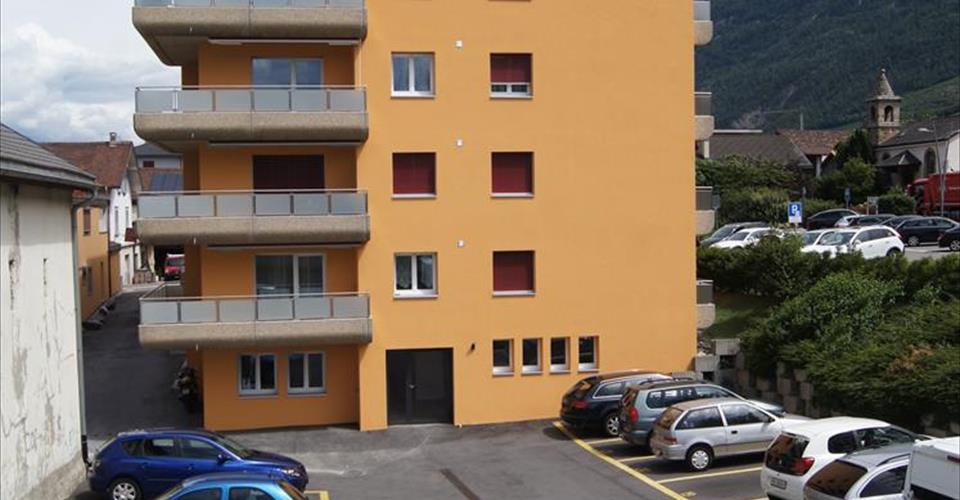 Place de Parc Privé avec borne de sécurité 