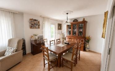 Wohngebäude 11.5 Zimmer - image - 1