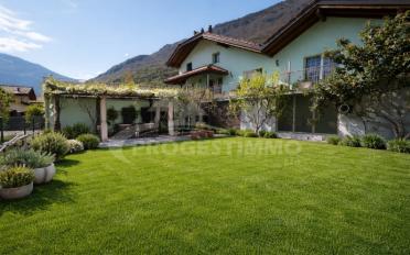 Villa 6.5 Zimmer - image - 1