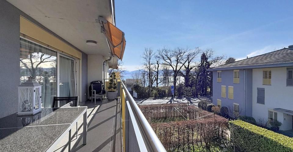 Attique lumineux avec vue sur le lac à Saint-Prex, à deux pas du lac e
