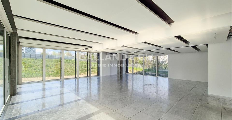Bureau de 119m2 bénéficiant d'une belle luminosité