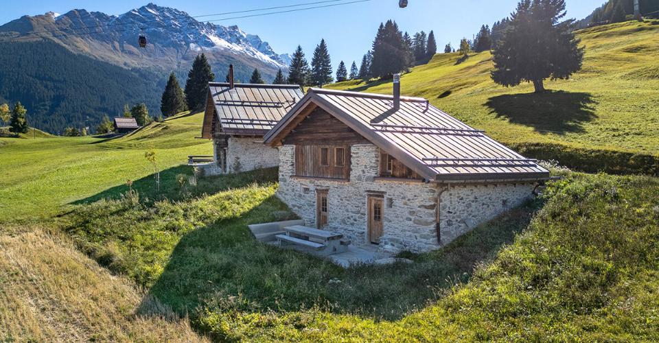 Maiensäss à Savognin : pistes de ski et sentiers de randonnée à votre porte