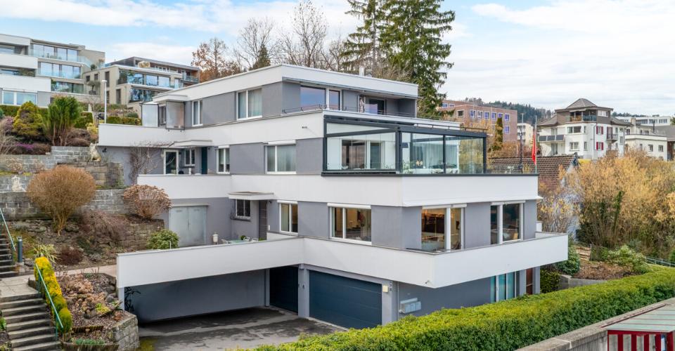 Horgen : Appartement avec terrasse, studio et sauna