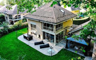 Maison 9 pièces - image - 1