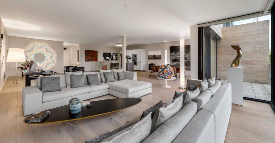 Coup de cœur: sublime duplex contemporain avec jardins, vue sur les champs et le lac