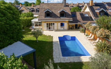 Bifamiliar house - image - 3