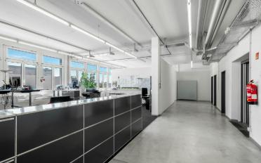 Commercial - image - 3