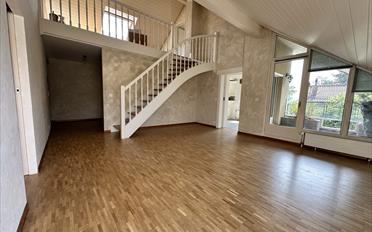 Attic flat 7 rooms - image - 1