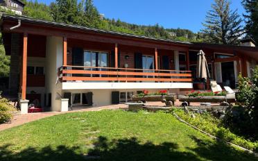 Chalet 6.5 pièces - image - 1