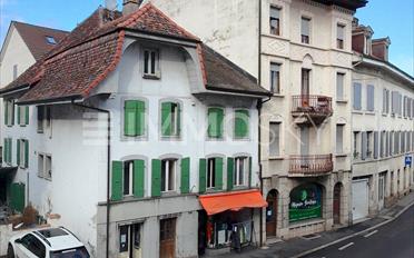 Immeuble résidentiel 14 pièces - image - 1