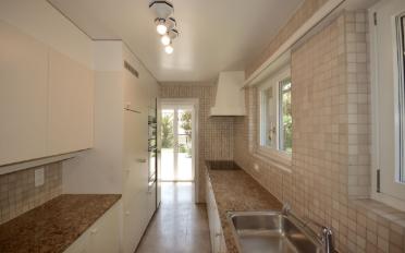 Villa - image - 4