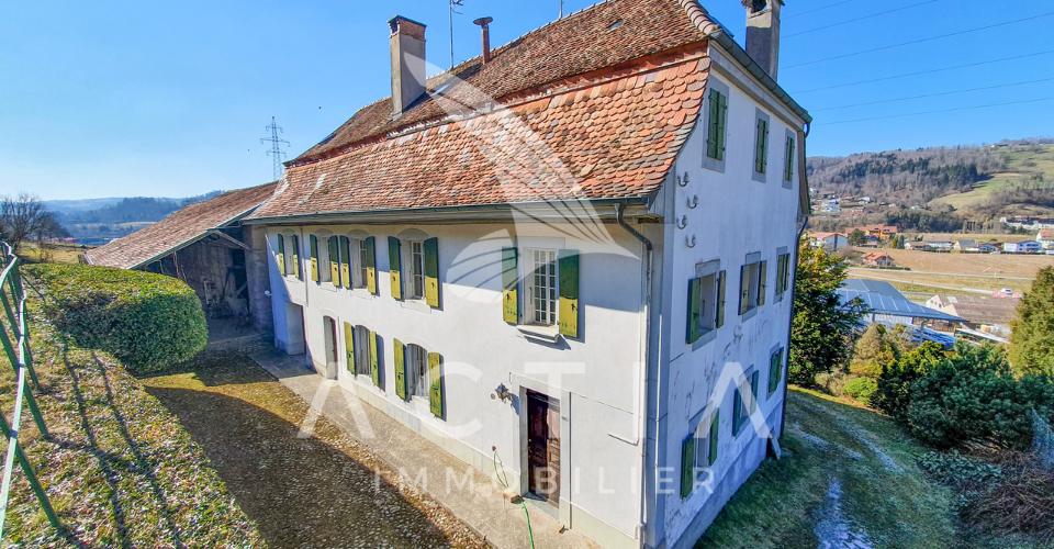 Propriété atypique hors zone à bâtir | Maison d'habitation + Rural