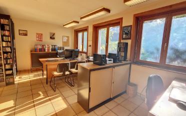 Office - image - 6