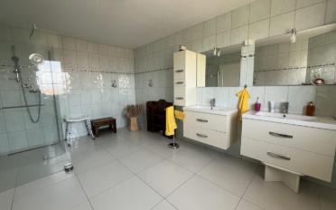 Villa 9.5 pièces - image - 9