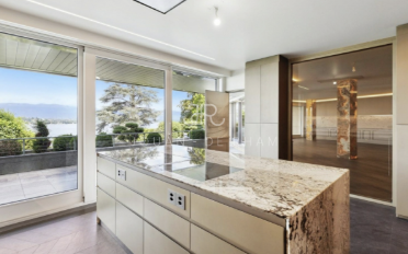 Terrace flat 8 rooms - image - 3