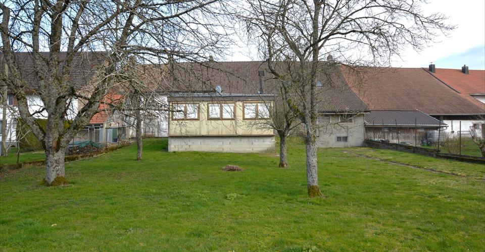 Propriété mixte à rénover située à Bure
