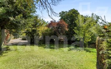 Single house 10 rooms - image - 2
