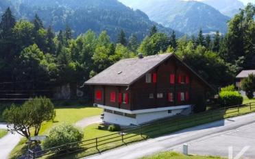 Chalet 8.5 pièces - image - 3