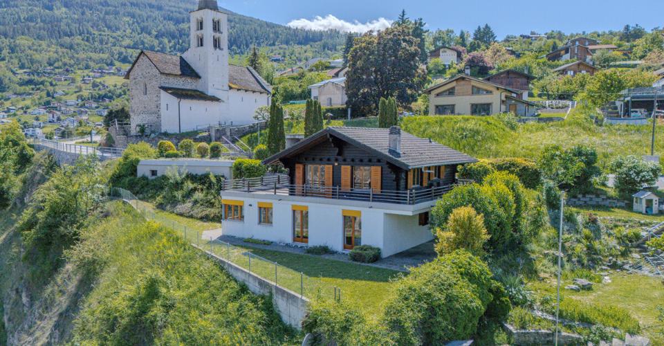 Zweifamilienchalet an ruhiger Lage in Vex