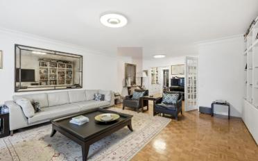 Apartment 8 rooms - image - 4