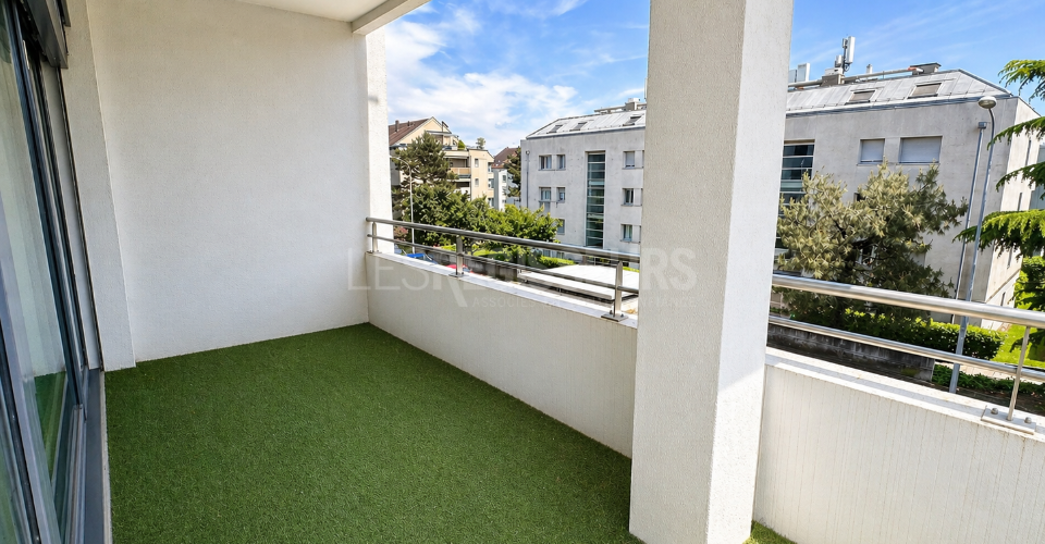 Spacieux appartement de 5 pièces avec balcon, loggia et parking