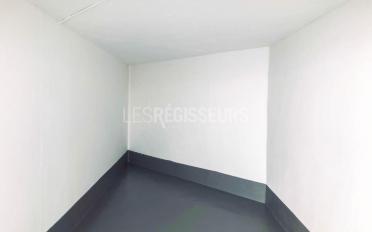 Single garage - image - 2
