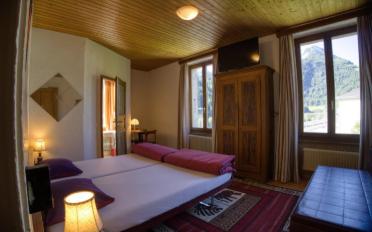 Hotel - image - 9