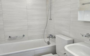 Apartment 4 rooms - image - 2