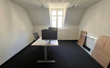 Office - image - 4