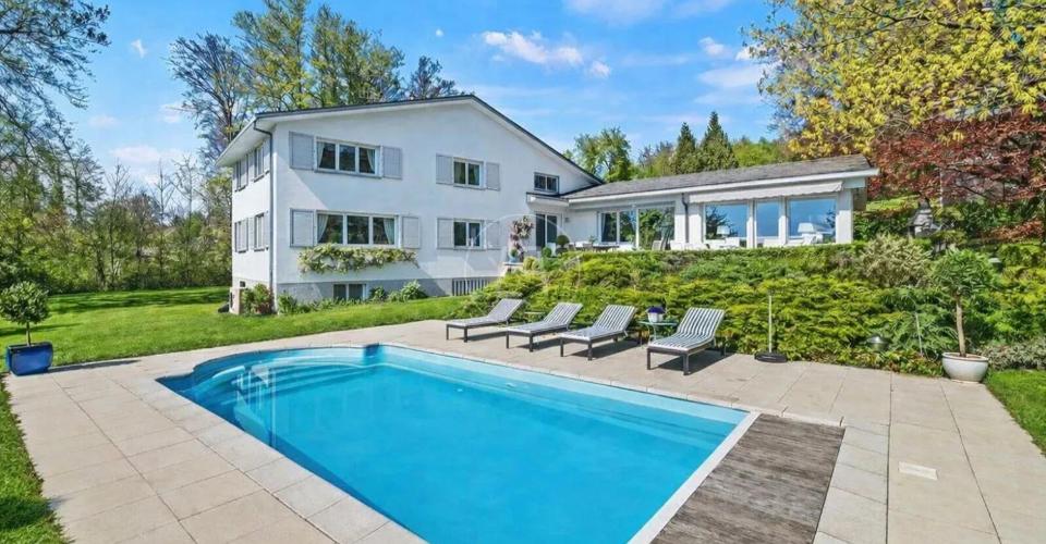 Superbe propriété familiale avec piscine et vue à Epalinges