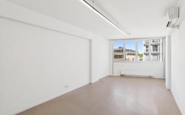 Office - image - 4