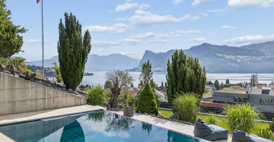 4 1-2-Zi´Gartenwohnung mit Pool und riesiger Terrasse