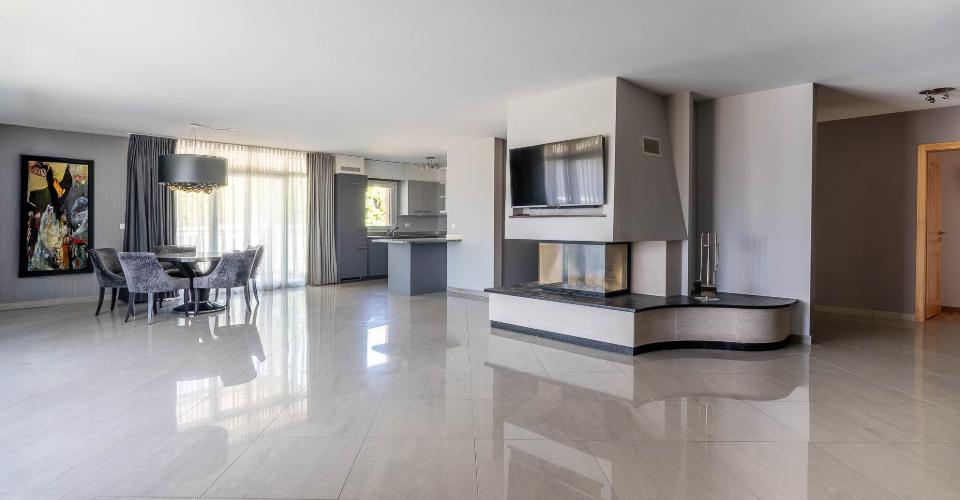 Appartement de 157 m2 PPE avec garage double